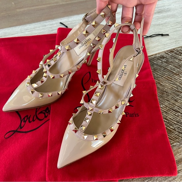 Valentino Garavani Rockstud Heels - Picture 2 of 10